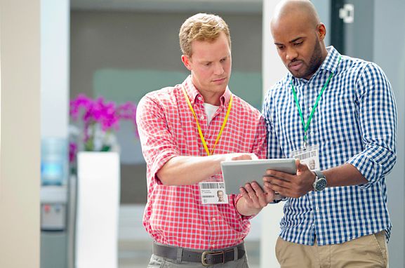 Study Suggests Wearing Colorful Clothes to Work Will Boost Your Pay